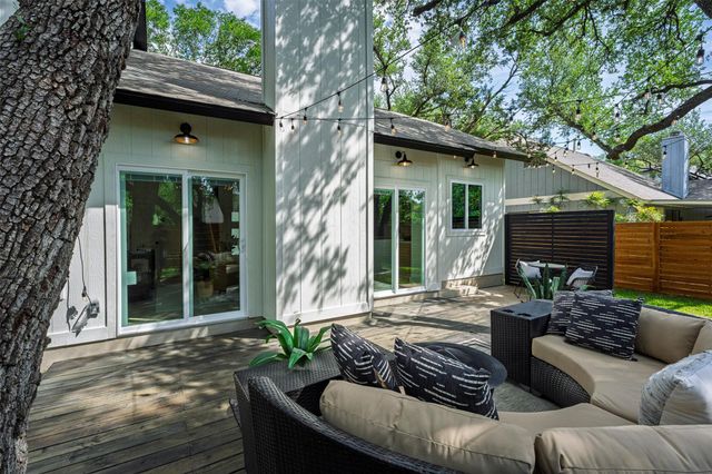 9111 Hazelhurst DR, Austin, TX 78729