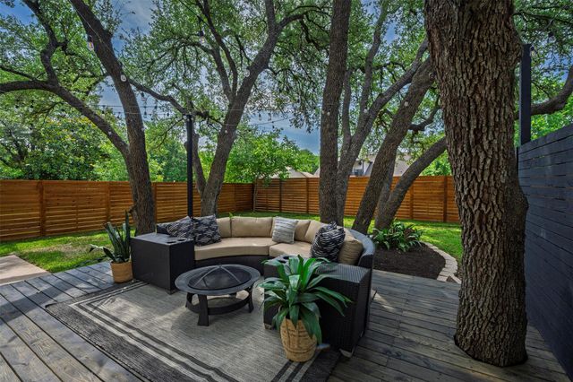9111 Hazelhurst DR, Austin, TX 78729