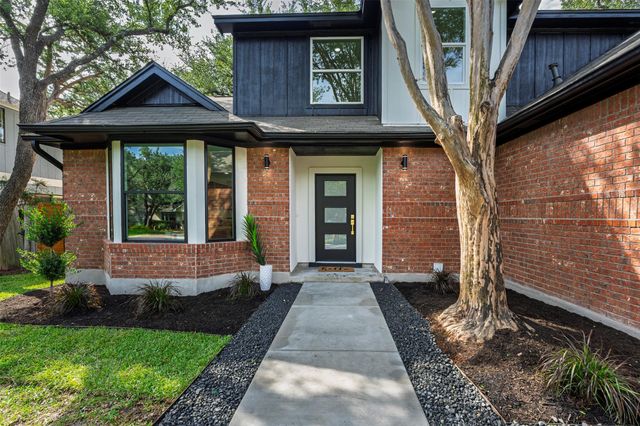 9111 Hazelhurst DR, Austin, TX 78729