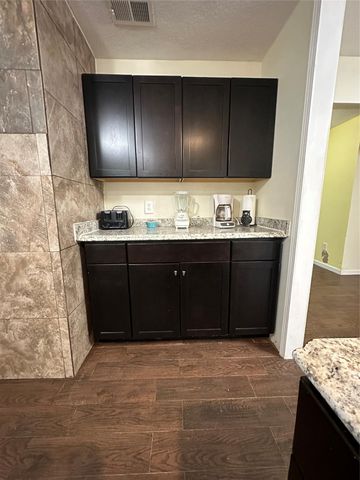 132 Otter Trail, Lake Jackson, TX 77566