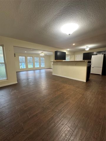 132 Otter Trail, Lake Jackson, TX 77566