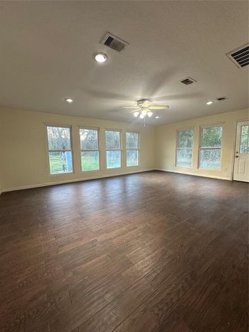 132 Otter Trail, Lake Jackson, TX 77566