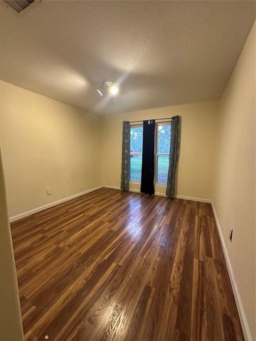 132 Otter Trail, Lake Jackson, TX 77566