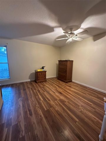 132 Otter Trail, Lake Jackson, TX 77566