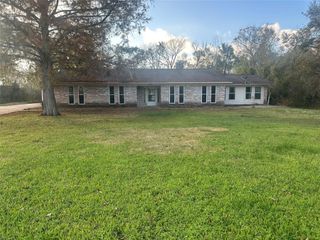 132 Otter Trail, Lake Jackson, TX 77566