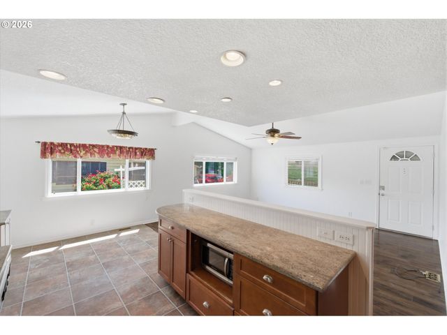 16933 Se LAUGARDIA Way, Milwaukie, OR 97267