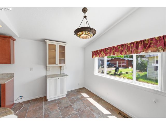 16933 Se LAUGARDIA Way, Milwaukie, OR 97267