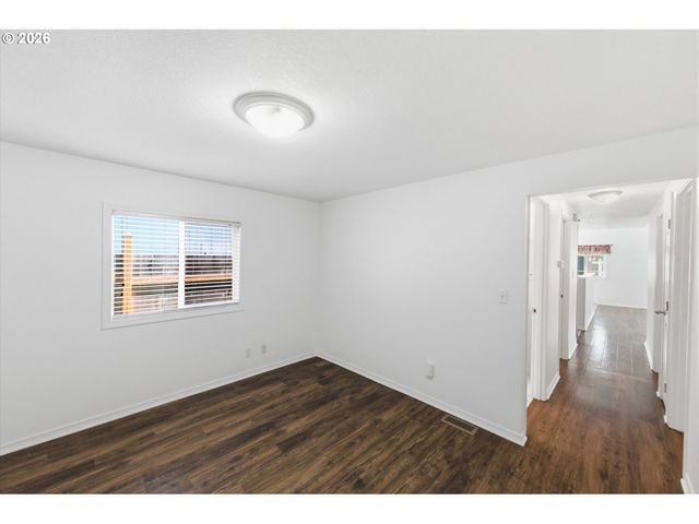 16933 Se LAUGARDIA Way, Milwaukie, OR 97267