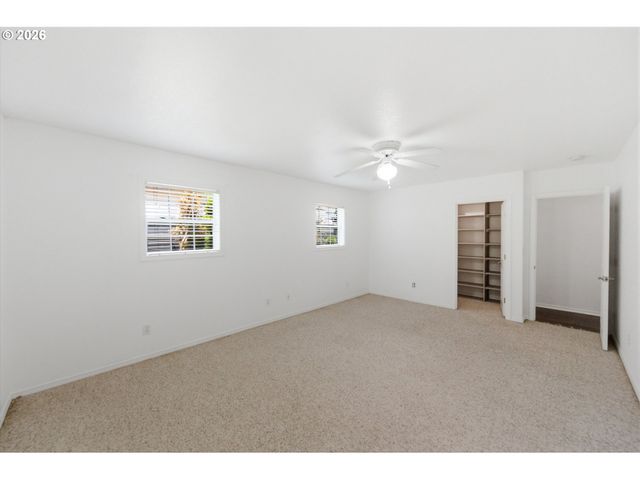 16933 Se LAUGARDIA Way, Milwaukie, OR 97267
