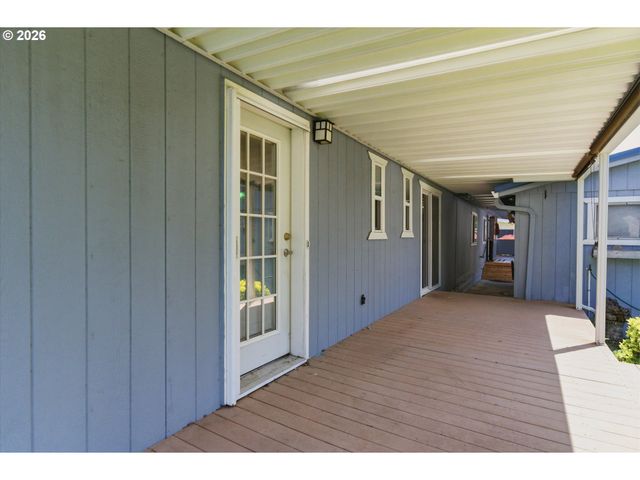 16933 Se LAUGARDIA Way, Milwaukie, OR 97267