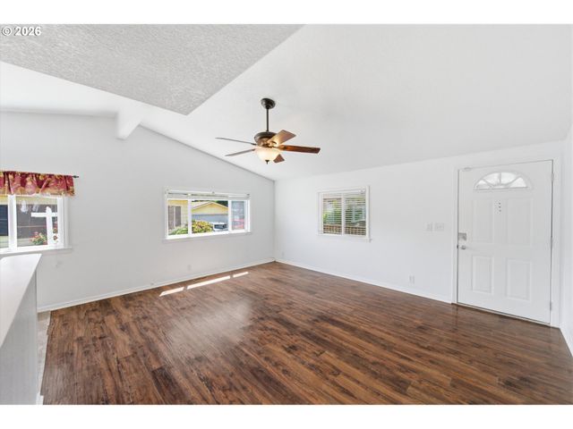 16933 Se LAUGARDIA Way, Milwaukie, OR 97267