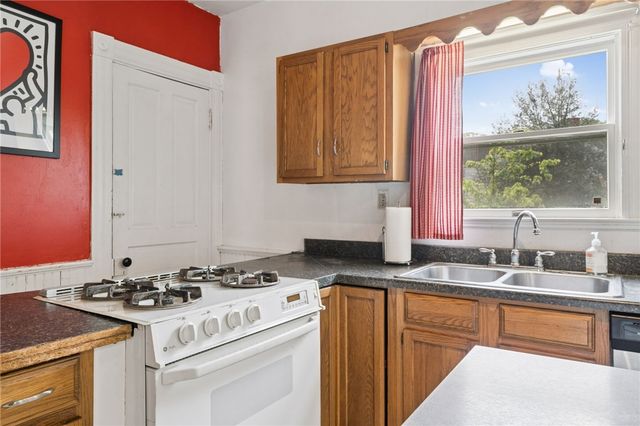 46 Elwyn Ave, Collier Twp, PA 15106