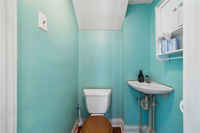 46 Elwyn Ave, Collier Twp, PA 15106
