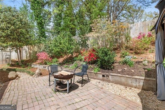 1019 Greenbriar Circle, Decatur, GA 30033