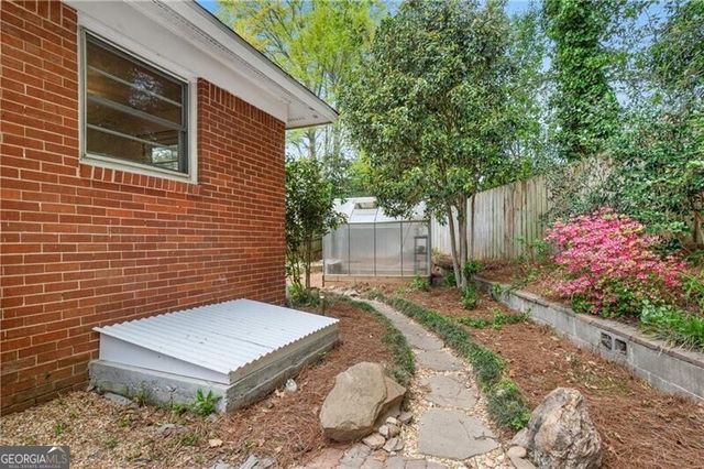 1019 Greenbriar Circle, Decatur, GA 30033