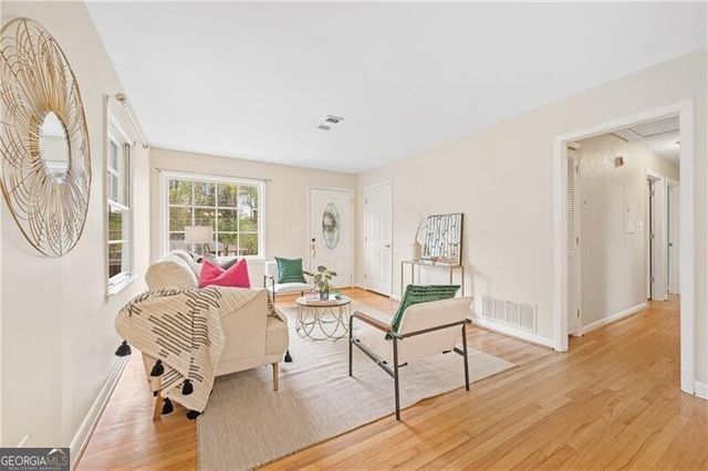 1019 Greenbriar Circle, Decatur, GA 30033