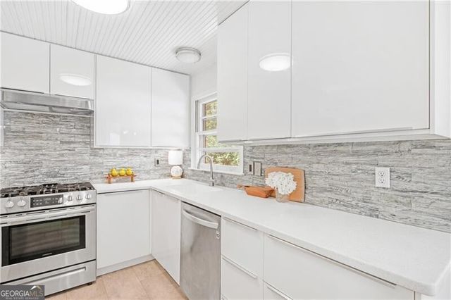 1019 Greenbriar Circle, Decatur, GA 30033