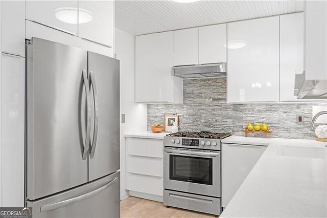 1019 Greenbriar Circle, Decatur, GA 30033