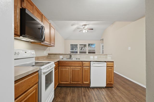 5589 Hunters Bend Lane, Dallas, TX 75249