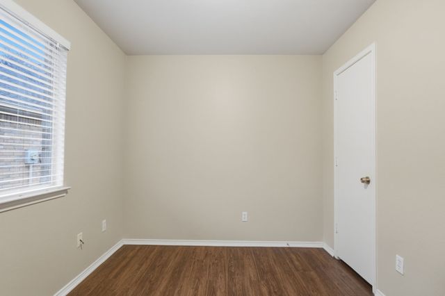 5589 Hunters Bend Lane, Dallas, TX 75249