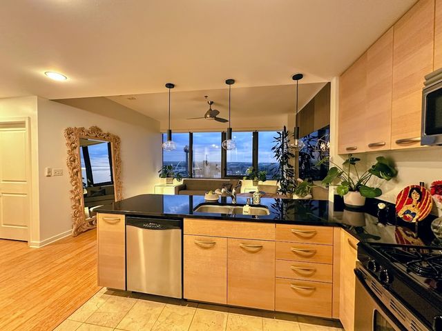 1200 Main Street 2402, Dallas, TX 75202