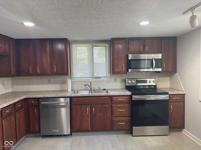 329 Sandbrook Drive, Noblesville, IN 46062