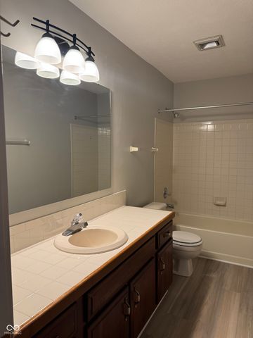 329 Sandbrook Drive, Noblesville, IN 46062