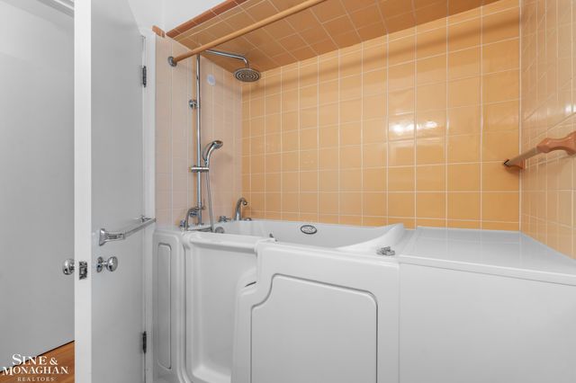 16240 Amherst Avenue, Beverly Hills, MI 48025