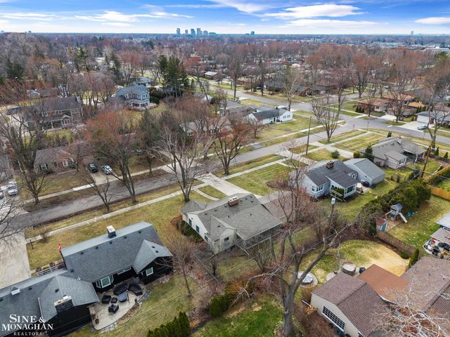 16240 Amherst Avenue, Beverly Hills, MI 48025