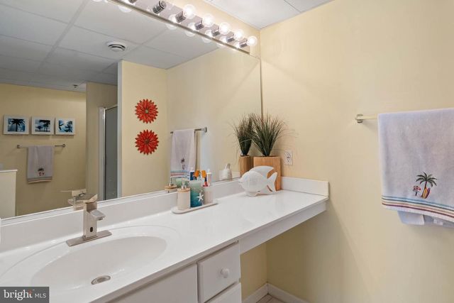 12101 ASSAWOMAN DR #203, Ocean City, MD 21842