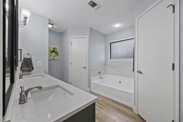 2530 Seven Hills Drive, Grand Prairie, TX 75052