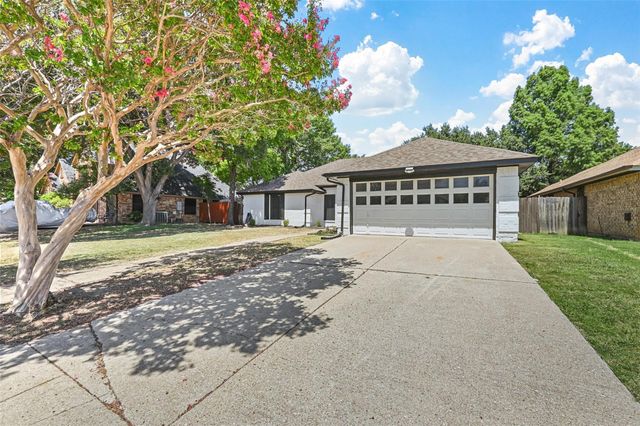 2530 Seven Hills Drive, Grand Prairie, TX 75052