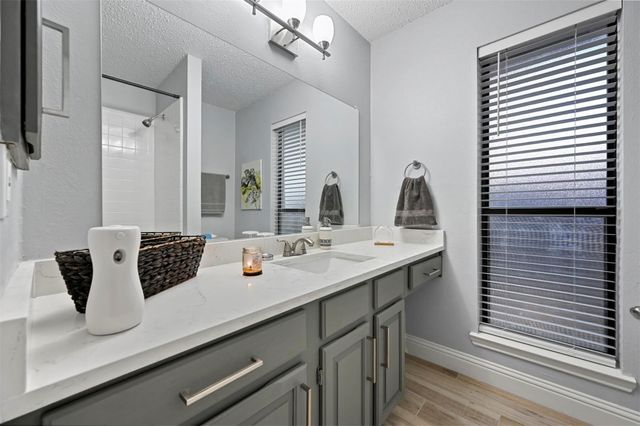 2530 Seven Hills Drive, Grand Prairie, TX 75052