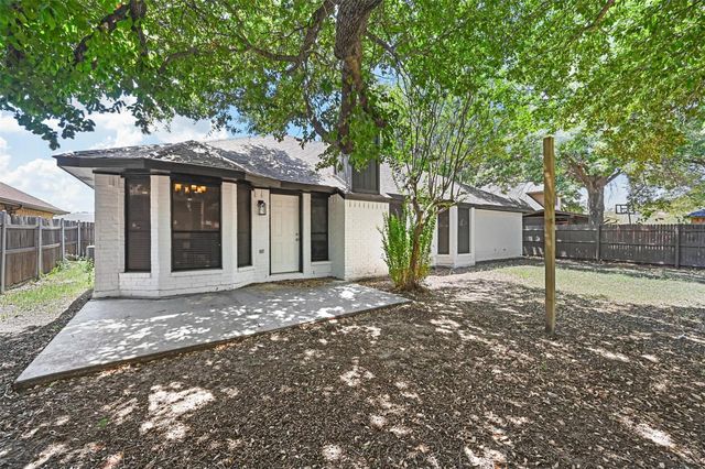 2530 Seven Hills Drive, Grand Prairie, TX 75052