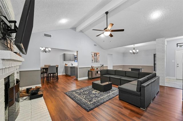 2530 Seven Hills Drive, Grand Prairie, TX 75052