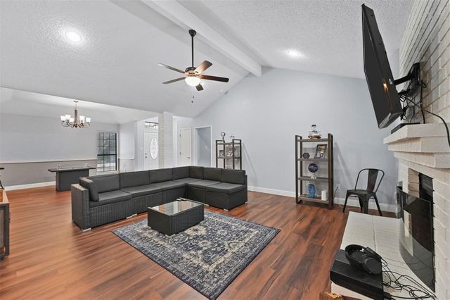 2530 Seven Hills Drive, Grand Prairie, TX 75052