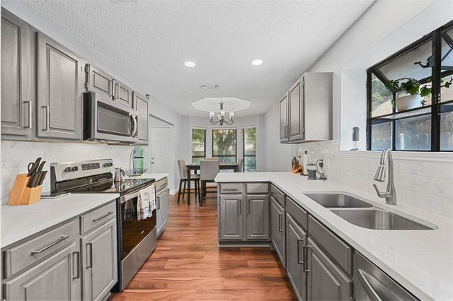 2530 Seven Hills Drive, Grand Prairie, TX 75052