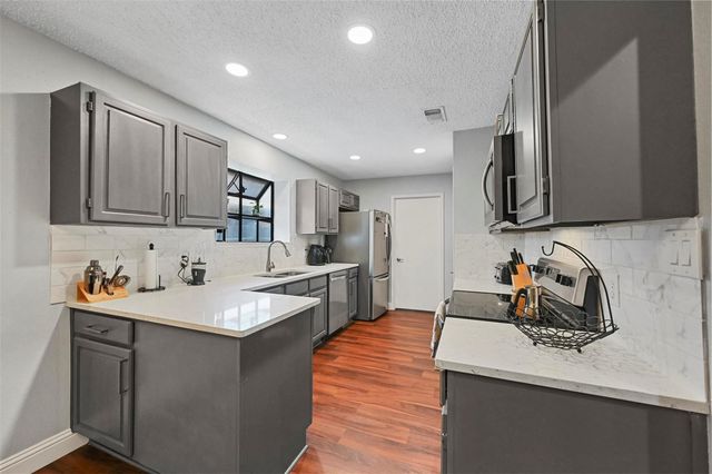 2530 Seven Hills Drive, Grand Prairie, TX 75052