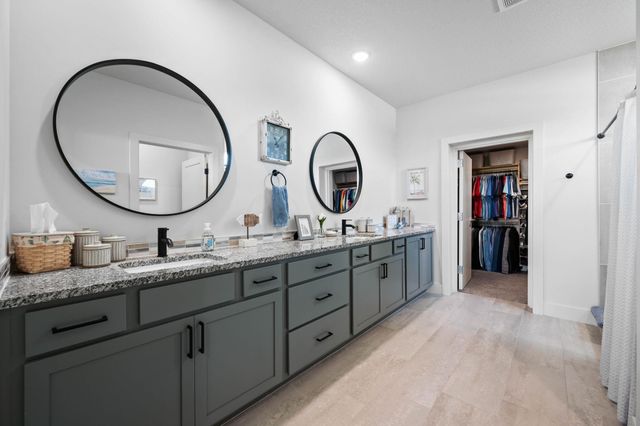 2245 S Nicole Cir, Andover, KS 67002