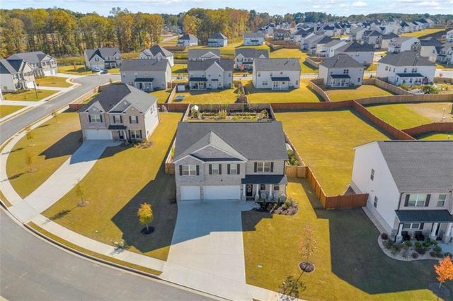 458 Blue Juniper Circle, Loganville, GA 30052