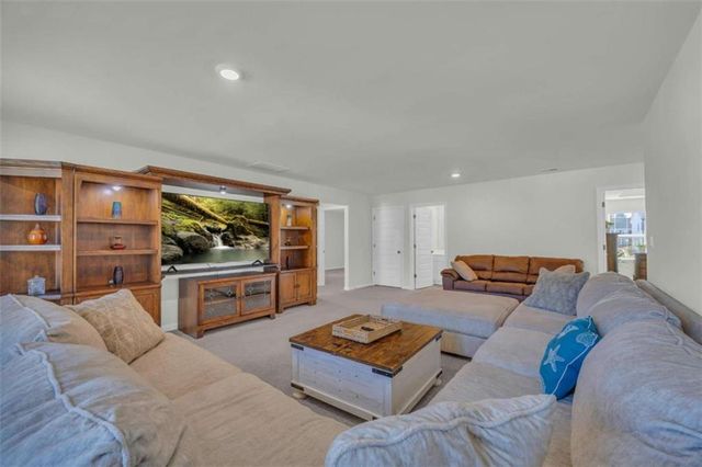 458 Blue Juniper Circle, Loganville, GA 30052