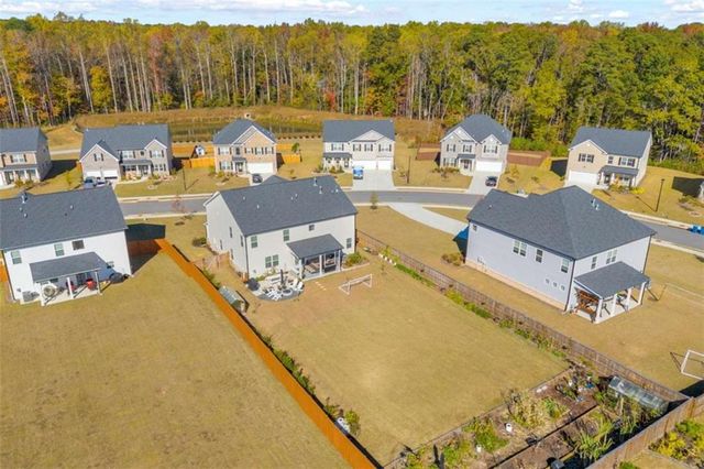 458 Blue Juniper Circle, Loganville, GA 30052