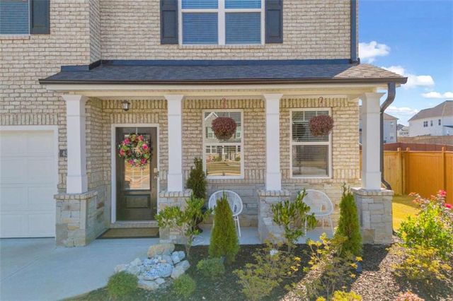 458 Blue Juniper Circle, Loganville, GA 30052