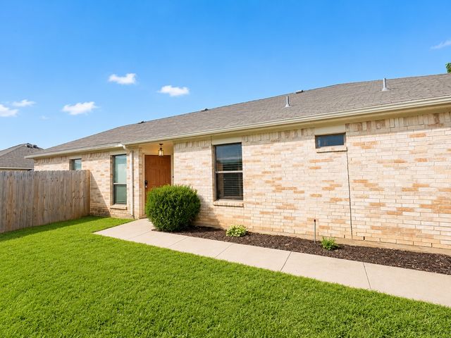 1249 Cottonwood Drive, Crowley, TX 76036