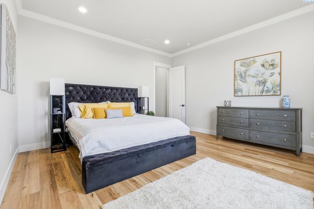 5520 Hershey Ln., West Richland, WA 99353