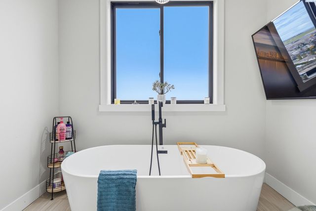 5520 Hershey Ln., West Richland, WA 99353