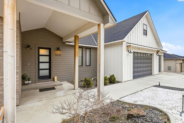 5520 Hershey Ln., West Richland, WA 99353