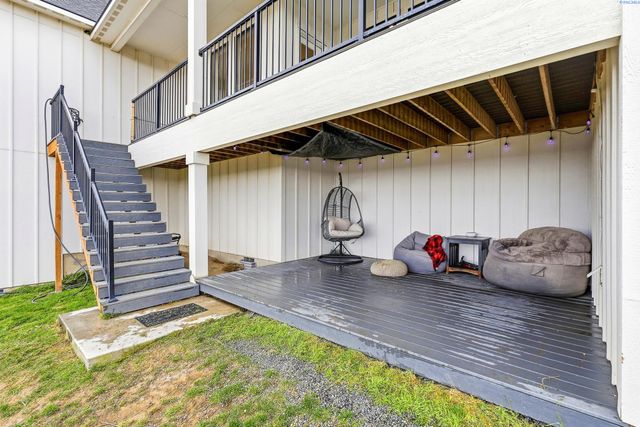 5520 Hershey Ln., West Richland, WA 99353