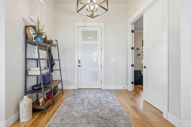 5520 Hershey Ln., West Richland, WA 99353