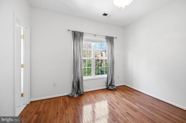 1443 N SCOTT ST, Arlington, VA 22209